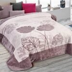 بطانية كبيرة